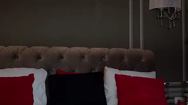 AnnieStylesx online show from September 28, 2025, 5:25 am