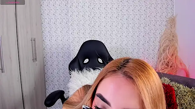 Snapshot of Sarajonnes chatting on February 10, 2026, 11:31 am Sarajonnes online show from February 10, 2026, 11:31 am