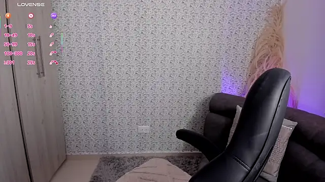 Snapshot of Sarajonnes chatting on February 7, 2026, 12:46 pm Sarajonnes online show from February 7, 2026, 12:46 pm