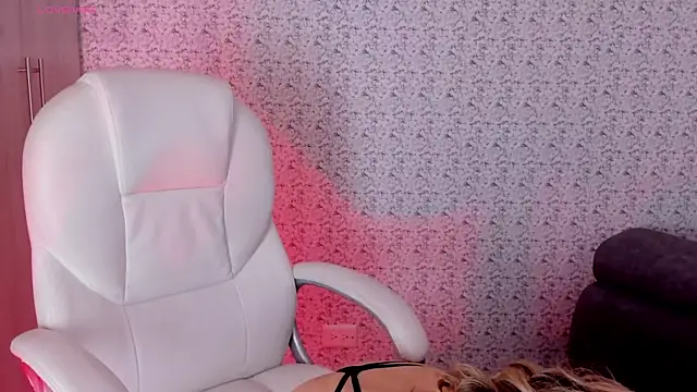 Sarajonnes online show from October 11, 2025, 2:23 am