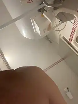 lescro95  online show from October 24, 2025, 3:33 pm