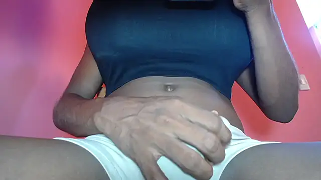analaura12 online show from June 24, 2026, 8:28 pm