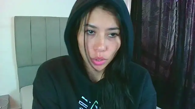 Snapshot of _joy_yva chatting on December 1, 2024, 7:41 pm joy yva online show from December 1, 2024, 7:41 pm