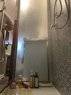 Dikkiduohottt online show from February 14, 2025, 3:47 pm