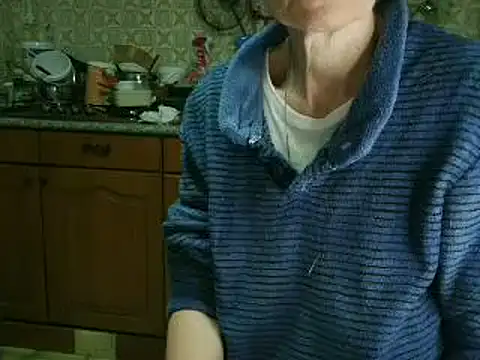 VeneRed online show from April 14, 2026, 5:29 pm