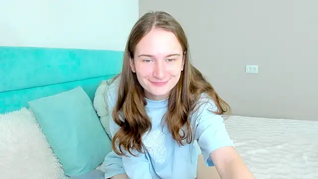 L1ittle kitty  online show from September 28, 2025, 5:36 am