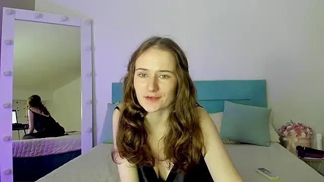 L1ittle kitty  online show from October 15, 2025, 5:28 am