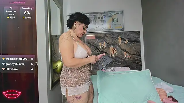 cloee-rabbyt online show from March 20, 2025, 2:42 pm