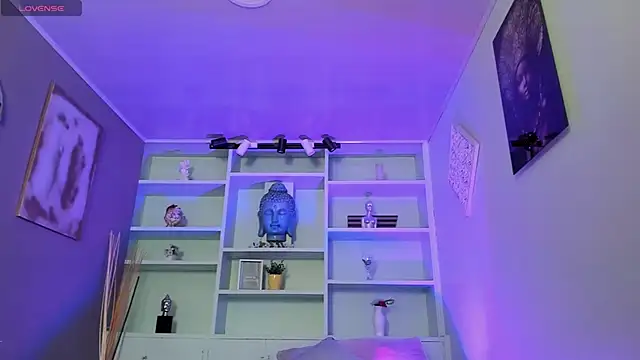 Lucy Williiams online show from March 18, 2025, 10:26 pm