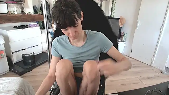 CeriseLapine online show from October 8, 2025, 8:49 am