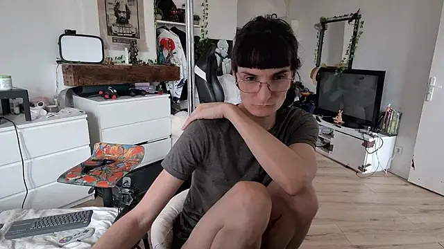 CeriseLapine online show from November 1, 2025, 12:10 pm