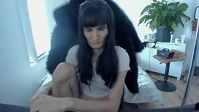 CeriseLapine online show from September 28, 2025, 8:32 am