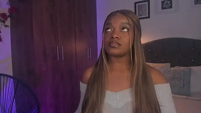 Im Maria online show from March 11, 2025, 9:59 pm