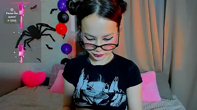 Snapshot of Anikka_Liam chatting on November 7, 2025, 10:03 pm Anikka Liam online show from November 7, 2025, 10:03 pm