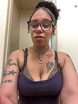Snapshot of Princess_Desirae chatting on April 25, 2026, 5:10 am Princess Desirae online show from April 25, 2026, 5:10 am