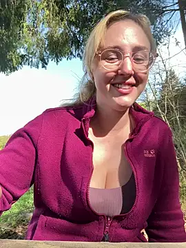 SherryOutdoor1 online show from April 17, 2026, 8:28 am