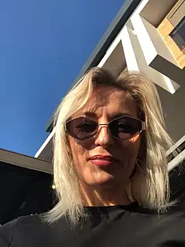 Diamond Bunny  online show from March 11, 2025, 2:40 pm