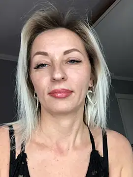 Diamond Bunny  online show from March 18, 2025, 3:55 pm