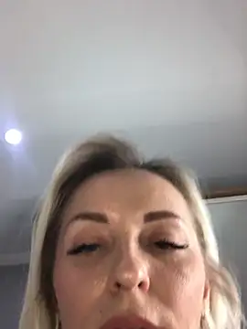 Diamond Bunny  online show from March 2, 2025, 4:58 pm