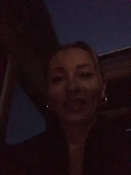 Diamond Bunny  online show from September 25, 2025, 4:46 pm