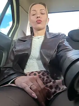 Diamond Bunny  online show from February 10, 2026, 10:47 am