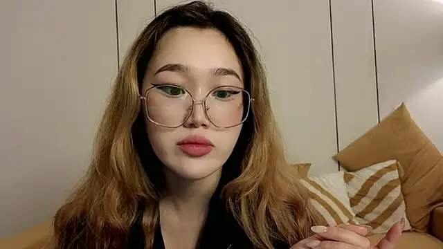 Jennatyan online show from March 16, 2026, 4:53 am