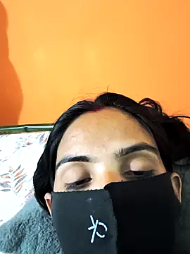 cute simmy0 online show from April 19, 2026, 6:43 pm