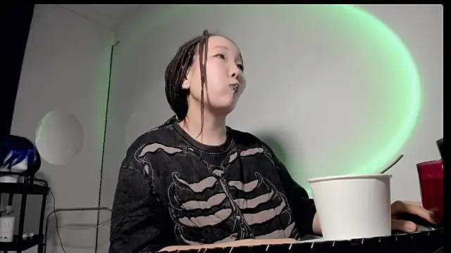 himeros goddess online show from January 24, 2025, 7:19 am