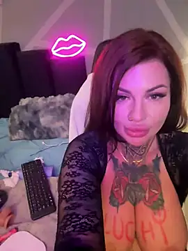 krysstal003 online show from March 13, 2025, 11:38 pm