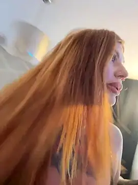 krysstal003 online show from October 16, 2025, 12:30 am