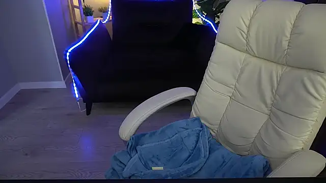 ElysLunar online show from February 1, 2025, 11:37 pm