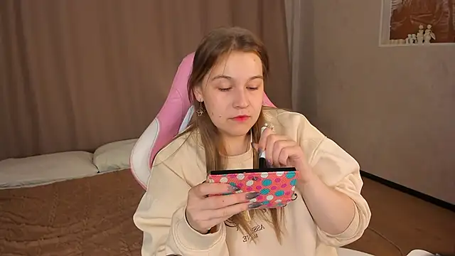 Colleen Blake online show from October 1, 2025, 4:44 pm