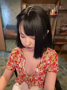 lalallalalaa- online show from May 22, 2026, 1:31 pm