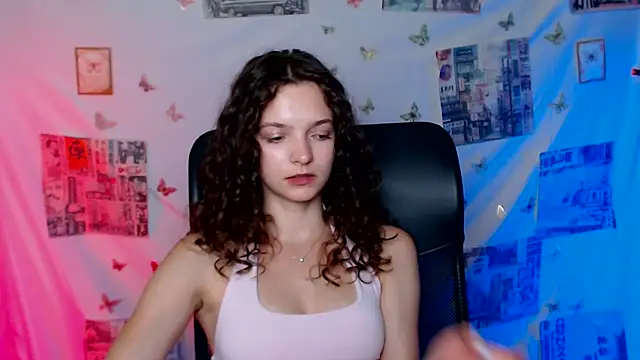  SusieSu  online show from June 25, 2026, 6:13 pm