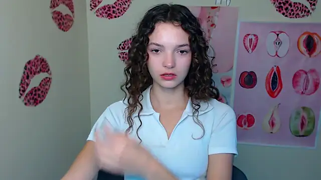  SusieSu  online show from September 18, 2025, 6:49 am