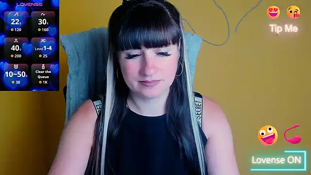 Snapshot of Violla_My chatting on June 21, 2026, 5:13 am Violla My online show from June 21, 2026, 5:13 am
