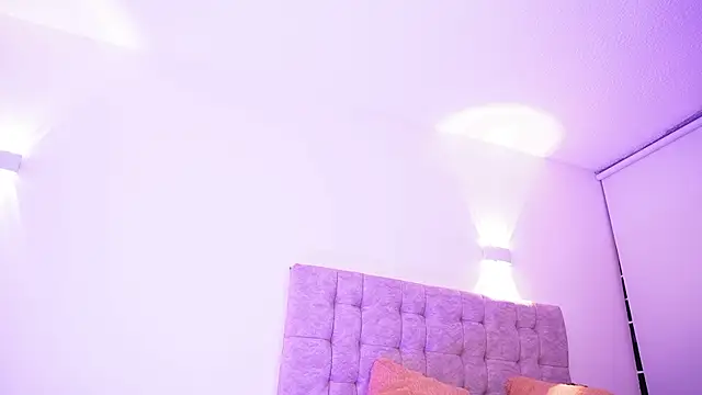 Tiffany sander online show from October 19, 2025, 4:04 am