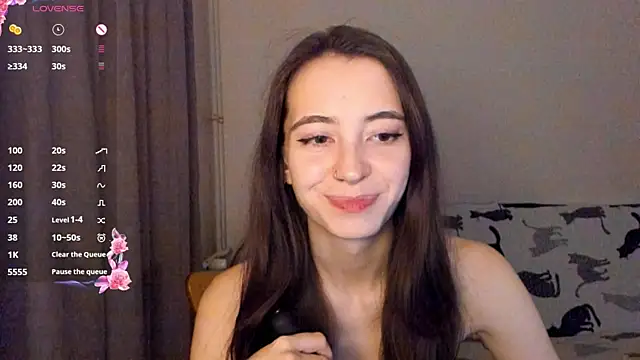 EvaBradley online show from November 30, 2025, 7:14 pm