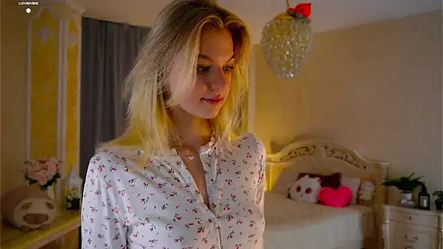 EdlinAlliston online show from September 14, 2025, 1:33 pm