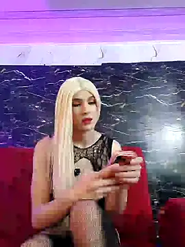 Snapshot of crislingery_dolli chatting on May 2, 2026, 1:16 pm crislingery dolli online show from May 2, 2026, 1:16 pm