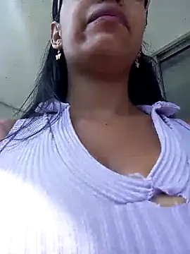 Snapshot of Sara-77 chatting on September 24, 2025, 3:18 pm Sara-77 online show from September 24, 2025, 3:18 pm