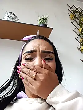 Snapshot of Sara-77 chatting on February 17, 2025, 4:28 pm Sara-77 online show from February 17, 2025, 4:28 pm