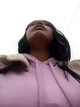 Snapshot of Sara-77 chatting on March 16, 2025, 10:53 pm Sara-77 online show from March 16, 2025, 10:53 pm