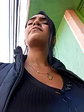 Snapshot of Sara-77 chatting on February 19, 2025, 3:49 pm Sara-77 online show from February 19, 2025, 3:49 pm