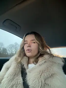 maisiesmithx online show from December 16, 2025, 8:40 am