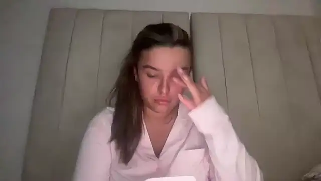 maisiesmithx online show from September 26, 2025, 2:07 am