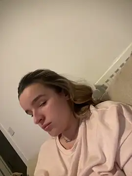 maisiesmithx online show from February 17, 2026, 11:02 pm