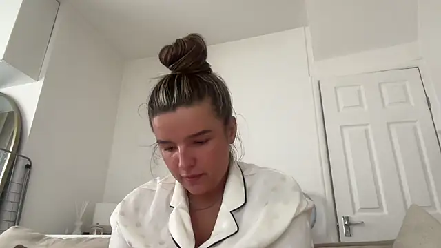 maisiesmithx online show from September 18, 2025, 9:01 am