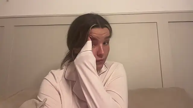 maisiesmithx online show from October 4, 2025, 12:01 am