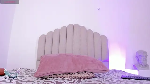 Nikki Angel  online show from March 16, 2025, 7:38 pm